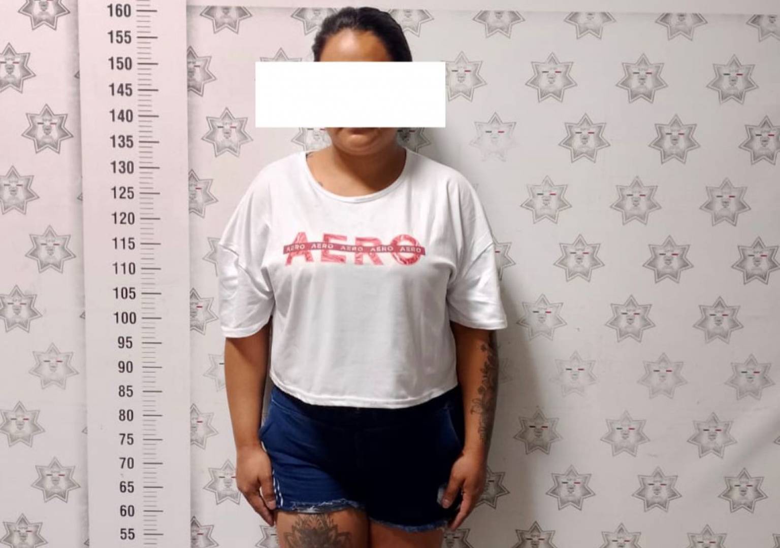 Detienen policías de Delicias a una mujer por presunto robo